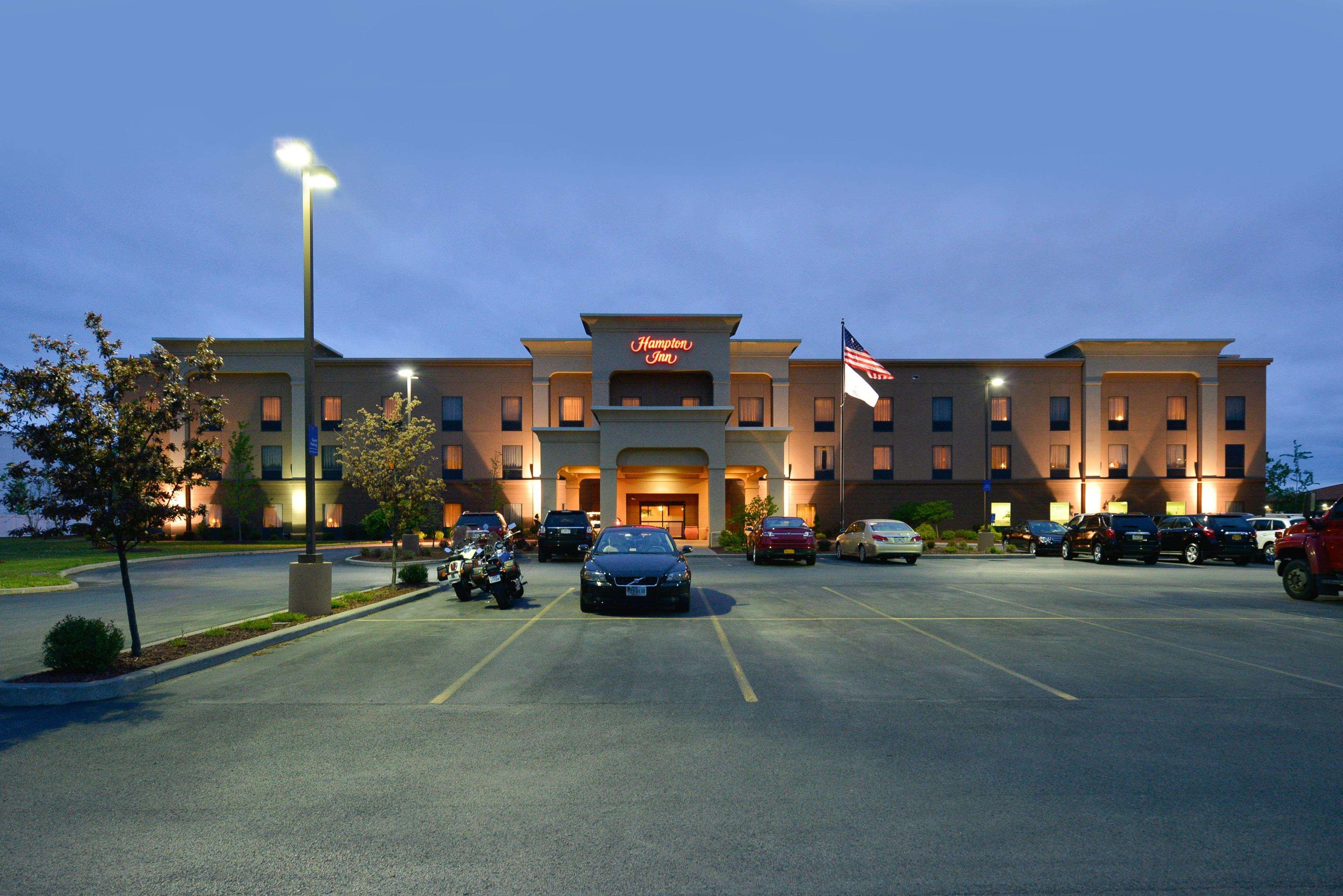 Hampton Inn Utica Exterior foto