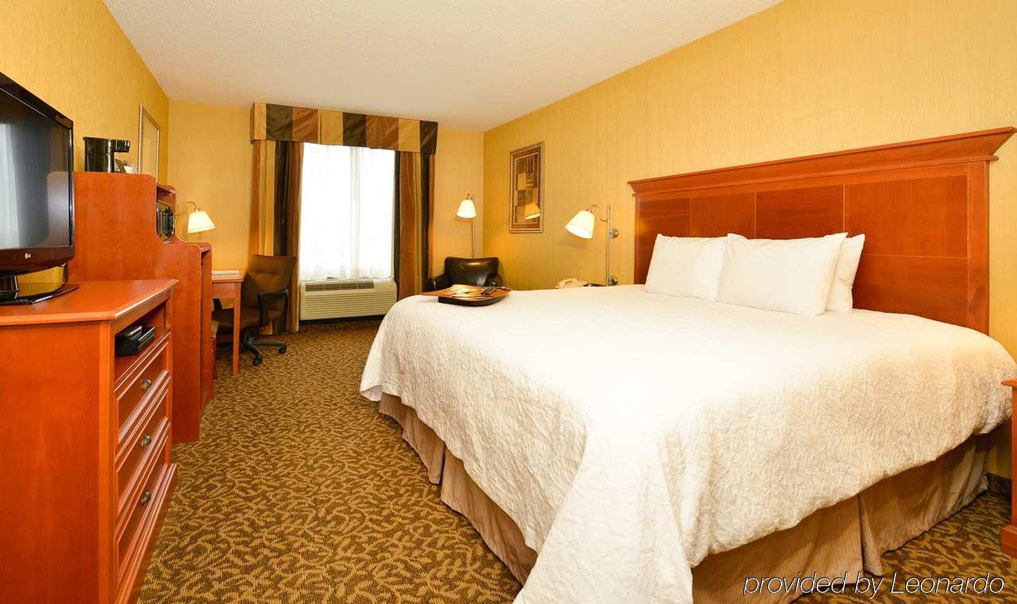Hampton Inn Utica Exterior foto