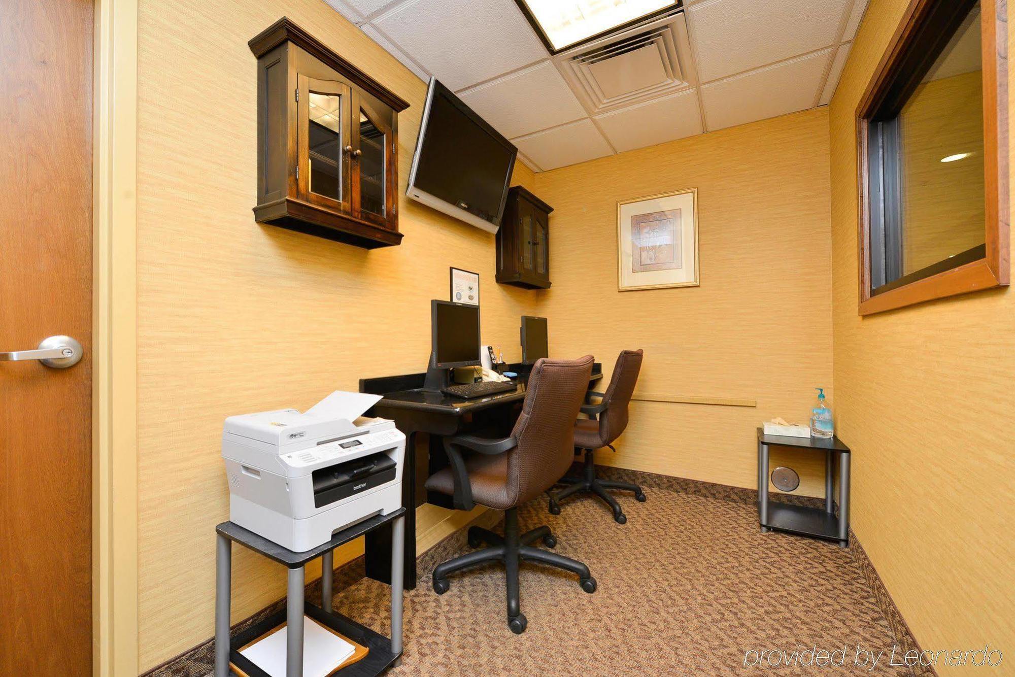 Hampton Inn Utica Exterior foto